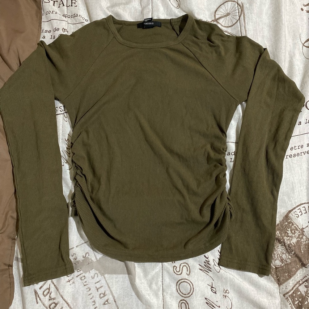 Forever 21 long sleeve size M